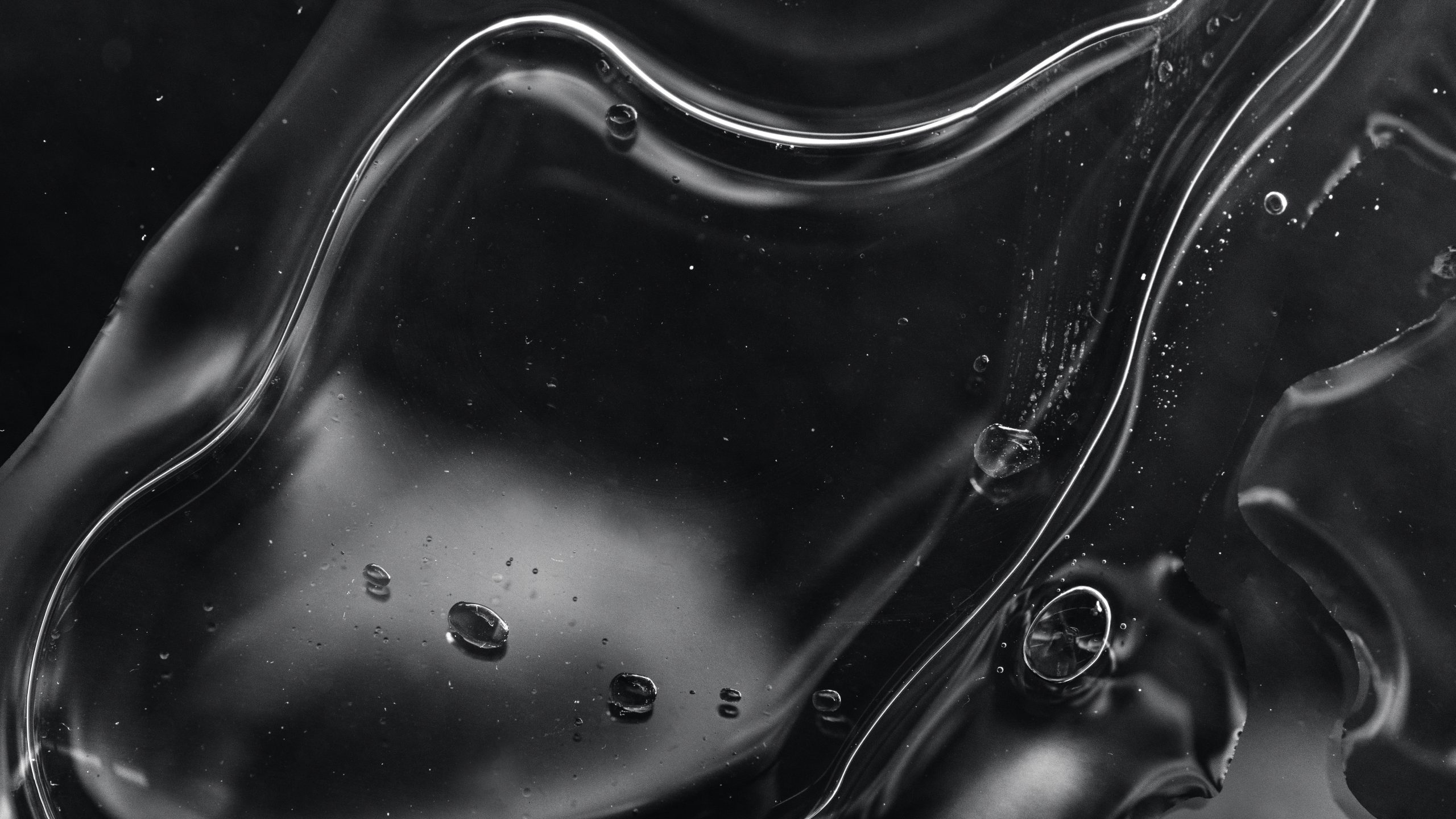 Black water background with bubbles